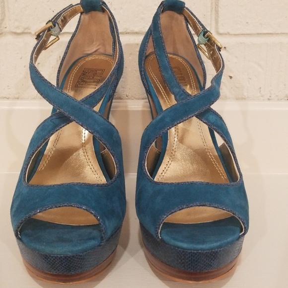 Sexy Blue Falchi Heels - Picture 2 of 5